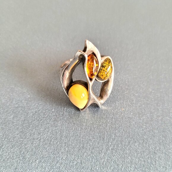 Sterling silver ring with 3 different colors Amber stones. - Picture 1 of 10